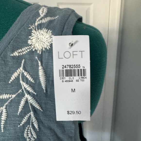 NWT LOFT M Cornflower Blue Embroidered Sleeveless Tank - Picture 6 of 7